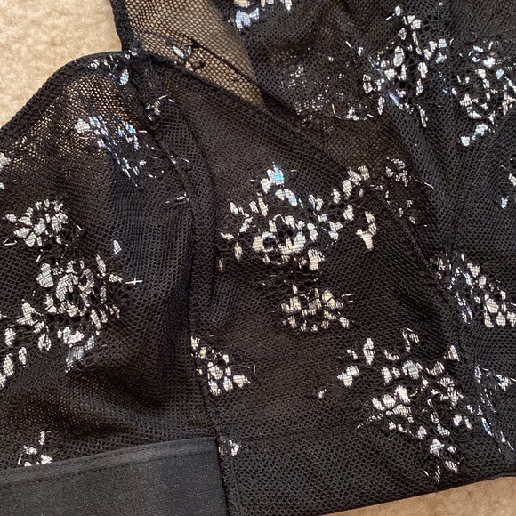 Valentine 💖NWT VERY SEXY Shine Lace High-neck Bra - Picture 8 of 14